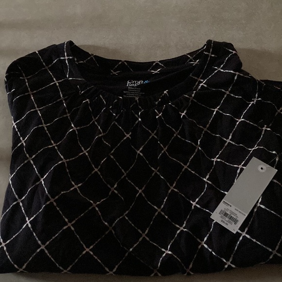 Brand new Black and White Shirt - Picture 5 of 5